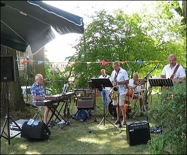 Michael Barth & Swingfreunde beim Sommerfest 2016 der Neukirchner Villa