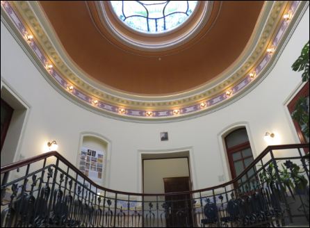 oberes Stockwerk im Treppenhaus der Neukirchner Villa