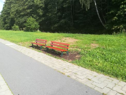 neue Bänke zum Sitzen am Radweg nach Meinersdorf